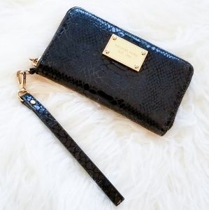 MICHAEL KORS wristlet